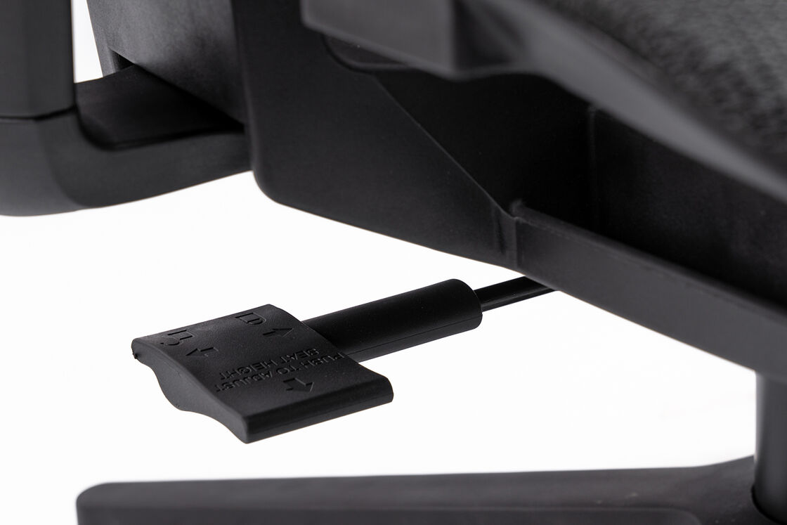 Эргономичное офисное кресло для руководителя с регулируемой поясничной поддержкой, дышащей сетчатой спинкой и удобным сиденьем для длительной работы